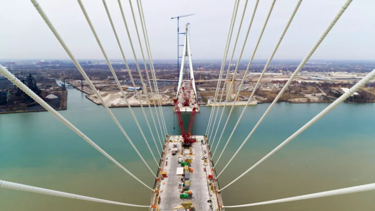 From Local to Global: How Aavot com Bridges the News Gap