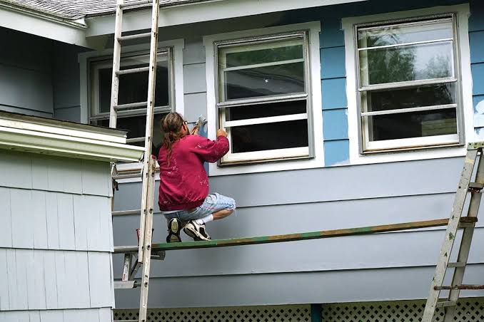 Window Replacement or Repair? A Decision Guide for Aging Homes